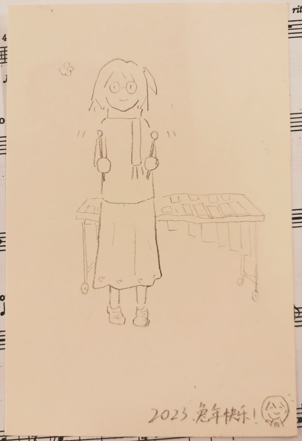 贺卡上用铅笔绘制的图画，举着琴槌站在琴前。